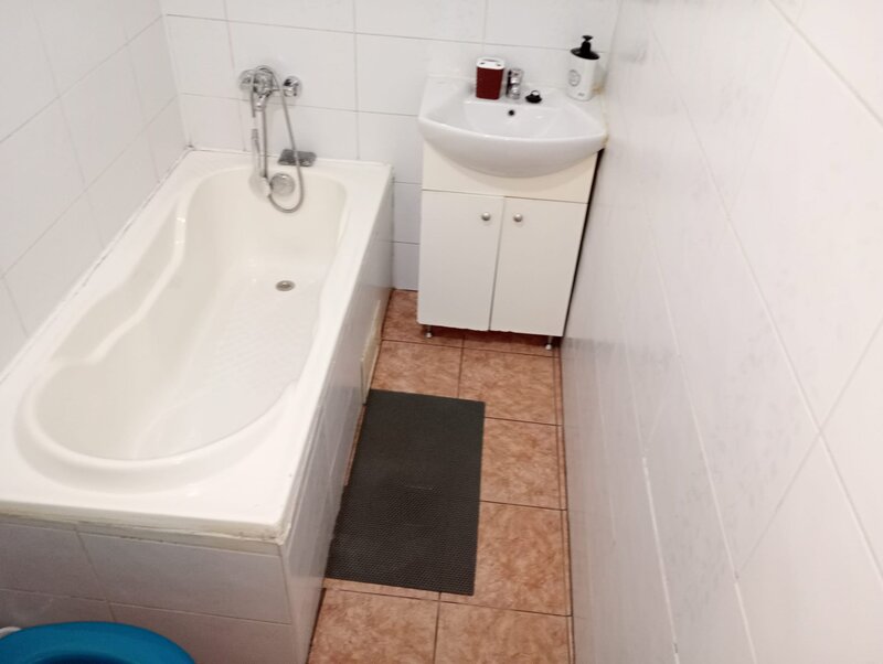 Iancului, str. Baican Ionescu, sector 2, in vila, ac, centrala, ocazie!